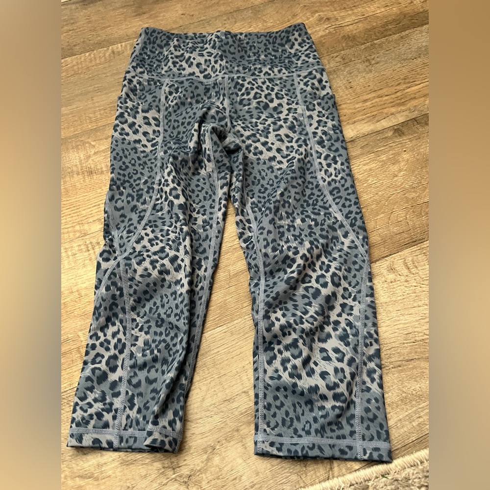 Ododos Leopard Print Cropped Leggings size M